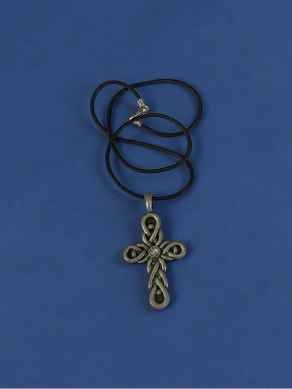 🫶🏻 Celtic Knot Cross Pendant Necklace in Gunmetal